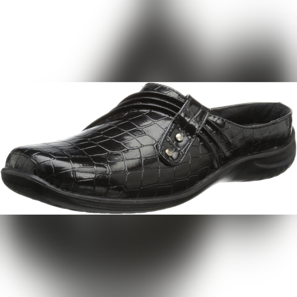 NWT Easy Street Womens Holly Black Faux Leather Crocodile Slip-On Shoe Size 7M